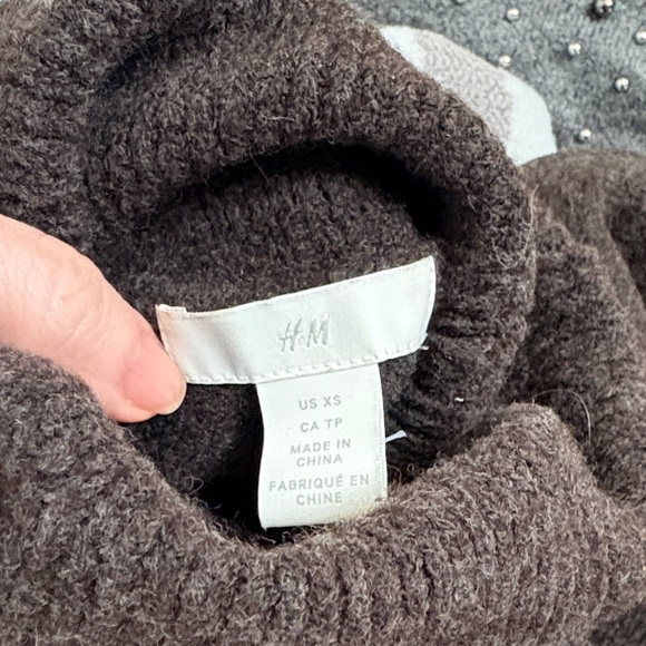 Women’s Sweater Set - Picture 8 of 8